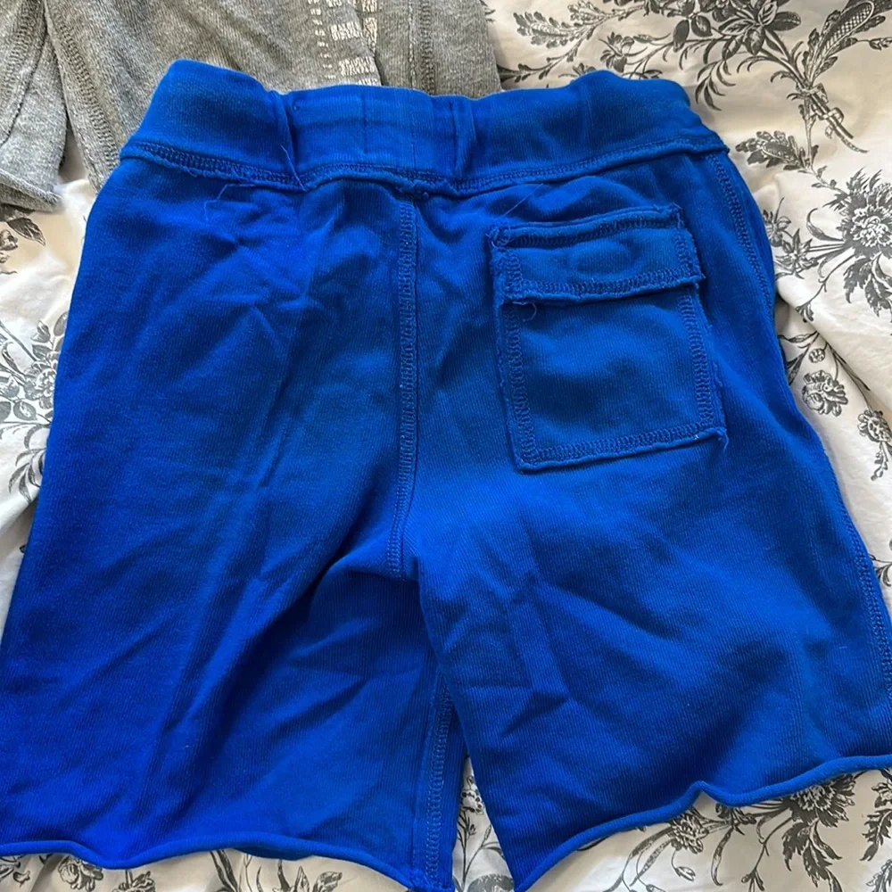 Children’s Place (bundle of 3) shorts with drawstring.  Excellent condition SZ 4